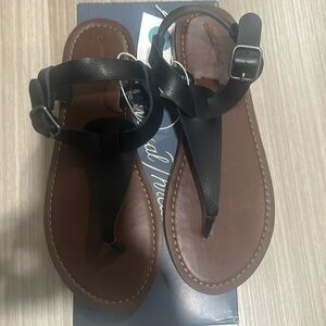 Black universal thread goods co. Size 6 style Lady.NIB